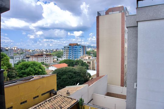 Suíte - Varanda Vista de apartamento para alugar com 4 quartos, 138m² em Coração Eucarístico, Belo Horizonte