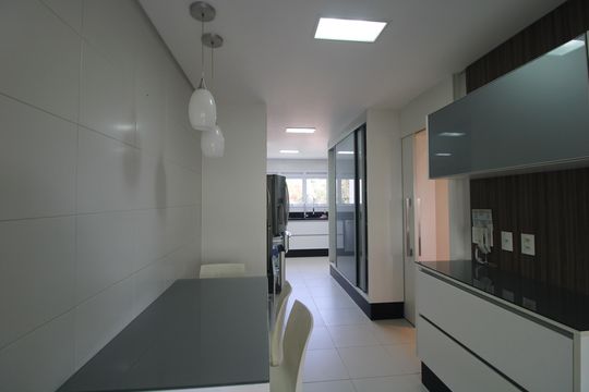 Apartamento à venda com 4 quartos, 222m² em Jardim Marajoara, São Paulo