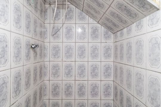 Banheiro da Edícula de casa à venda com 7 quartos, 1000m² em Jardim Modelo, São Paulo