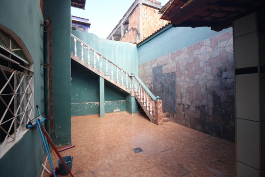 Quintal de casa à venda com 4 quartos, 350m² em Pongelupe, Belo Horizonte