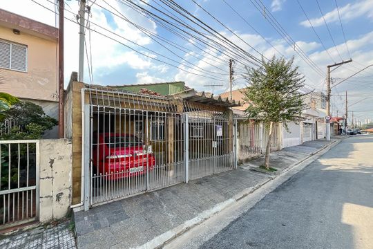Fachada + plaquinha de casa para alugar com 1 quarto, 70m² em Vila Vivaldi, São Bernardo do Campo