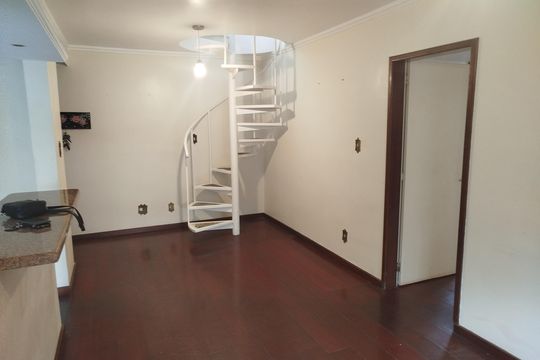 Sala de apartamento à venda com 2 quartos, 130m² em Medianeira, Porto Alegre