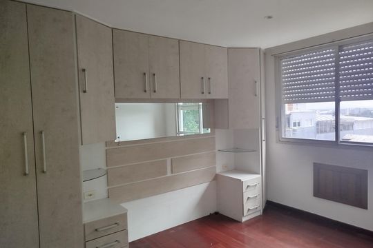Quarto de apartamento à venda com 2 quartos, 130m² em Medianeira, Porto Alegre