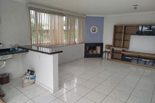 Área externa de apartamento à venda com 2 quartos, 130m² em Medianeira, Porto Alegre