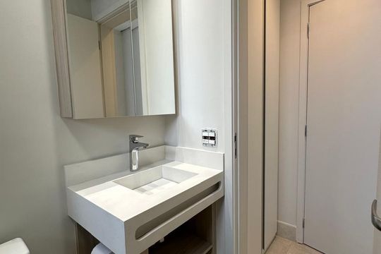 Banheiro de apartamento à venda com 1 quarto, 52m² em Brooklin, São Paulo