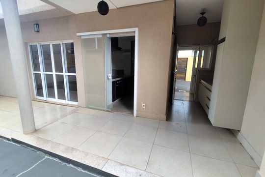 Casa de Condomínio para alugar com 3 quartos, 150m² em Granja Marileusa, Uberlândia