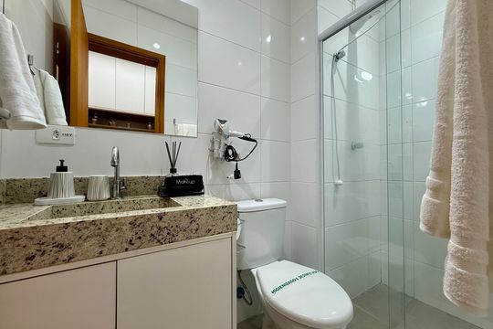 Banheiro  de kitnet/studio à venda com 1 quarto, 24m² em Santo Amaro, São Paulo
