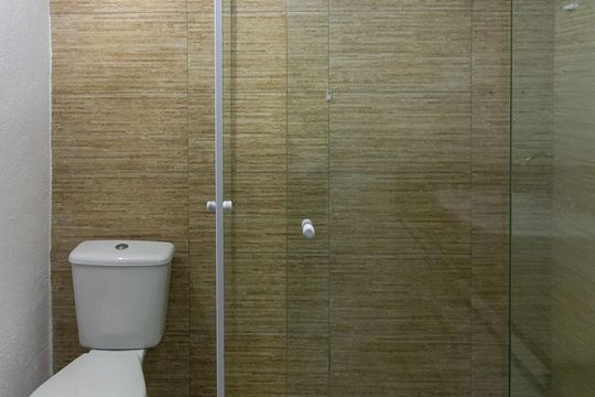 Banheiro Social de casa à venda com 2 quartos, 120m² em Jardim Pedreira, São Paulo