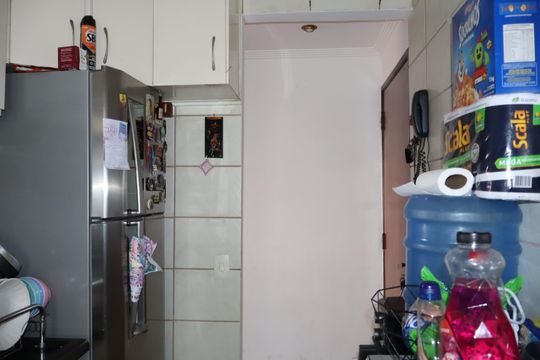 Cozinha de apartamento à venda com 2 quartos, 55m² em Jardim Santa Teresinha, São Paulo