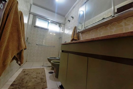 Banheiro de apartamento à venda com 4 quartos, 98m² em Vila Pirajussara, São Paulo