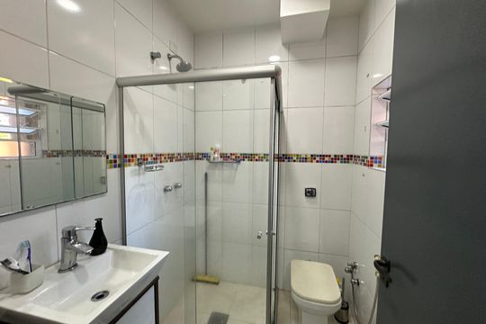 Banheiro da Suíte 1 de casa à venda com 4 quartos, 277m² em Nova Aldeinha, Barueri