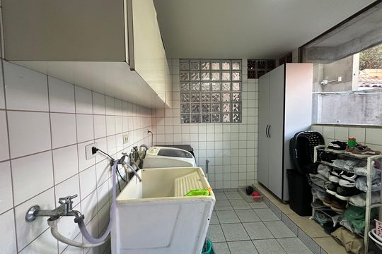 Área de Serviço de casa à venda com 4 quartos, 277m² em Nova Aldeinha, Barueri