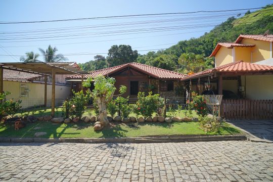 Fachada de casa de condomínio para alugar com 3 quartos, 280m² em Flamengo, Maricá