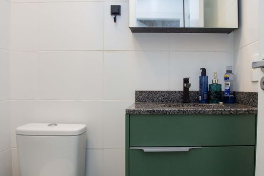 Banheiro de apartamento à venda com 2 quartos, 37m² em Jardim Miriam, São Paulo