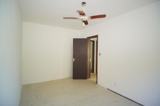 Quarto 1 de casa à venda com 2 quartos, 140m² em Chácara das Pedras, Porto Alegre