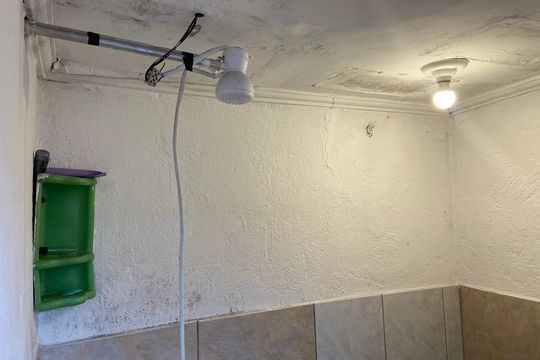 Kitnet- Banheiro de kitnet/studio para alugar com 1 quarto, 25m² em Vila Dalva, São Paulo
