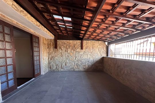 Sacada de casa para alugar com 4 quartos, 245m² em Jardim Independencia, São Bernardo do Campo
