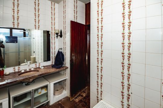 Casa à venda com 4 quartos, 1000m² em Bandeirantes (pampulha), Belo Horizonte