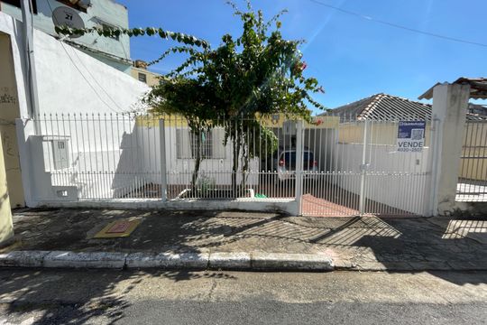 Fachada de casa à venda com 2 quartos, 250m² em Vila Nova Cachoeirinha, São Paulo
