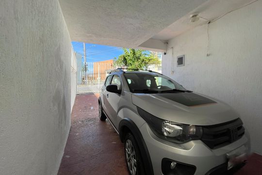 Garagem de casa à venda com 2 quartos, 250m² em Vila Nova Cachoeirinha, São Paulo