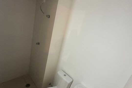 Banheiro de apartamento para alugar com 2 quartos, 33m² em Várzea da Barra Funda, São Paulo