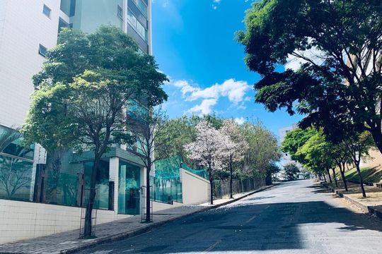 Apartamento para alugar com 4 quartos, 230m² em Buritis, Belo Horizonte