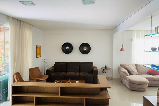 Apartamento para alugar com 4 quartos, 230m² em Buritis, Belo Horizonte