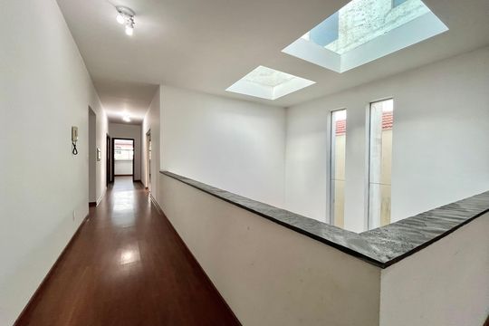 Corredor de casa para alugar com 5 quartos, 750m² em Planalto Paulista, São Paulo