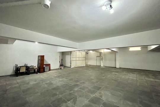 Garagem de casa para alugar com 5 quartos, 750m² em Planalto Paulista, São Paulo