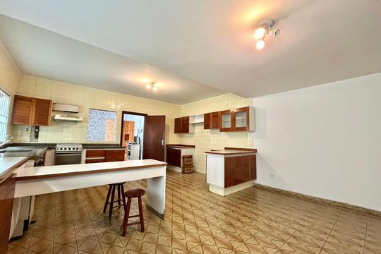Cozinha de casa para alugar com 5 quartos, 750m² em Planalto Paulista, São Paulo