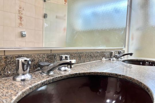 Banheiro da Suíte 1 de casa para alugar com 5 quartos, 750m² em Planalto Paulista, São Paulo