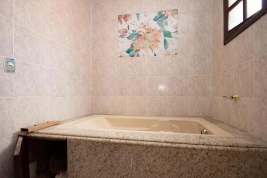 Banheiro de casa de condomínio para alugar com 5 quartos, 450m² em Jardim Botânico, Brasília