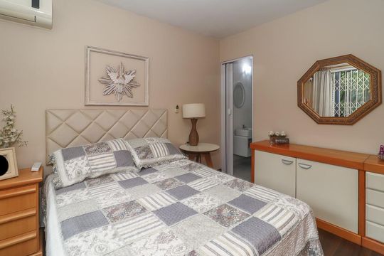 Quarto Suíte de apartamento à venda com 2 quartos, 89m² em Rio Branco, Porto Alegre
