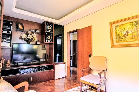 Casa à venda com 6 quartos, 400m² em Renascença, Belo Horizonte