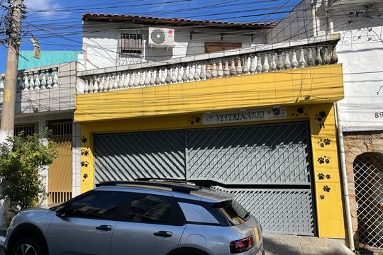 Fachada de casa à venda com 3 quartos, 152m² em Vila Mesquita, São Paulo