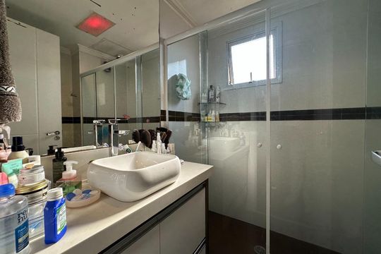 Apartamento à venda com 3 quartos, 104m² em Vila Lucia Elvira, São Paulo
