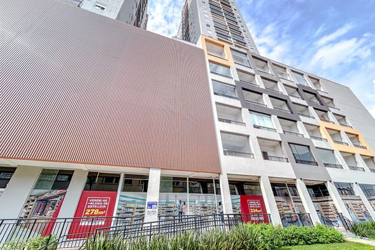 Fachada com Plaquinha de apartamento para alugar com 1 quarto, 26m² em Belenzinho, São Paulo