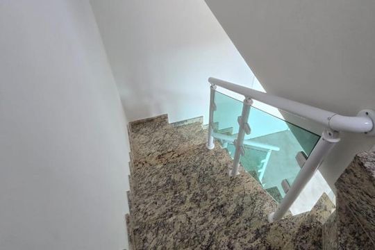 Escada de apartamento à venda com 2 quartos, 69m² em Vila Ré, São Paulo