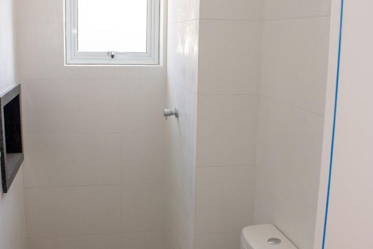Banheiro de apartamento à venda com 1 quarto, 52m² em Santa Terezinha, Santo André