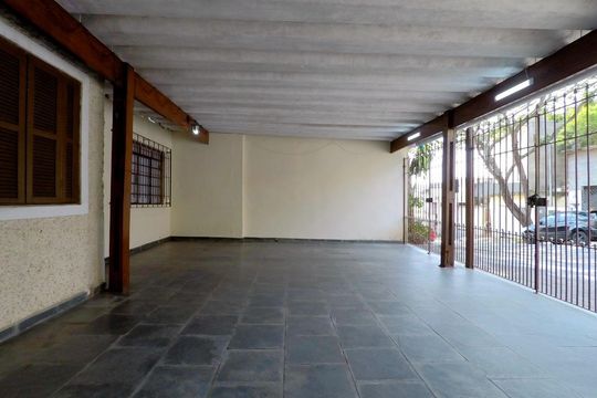 Garagem de casa à venda com 4 quartos, 120m² em Rio Pequeno, São Paulo