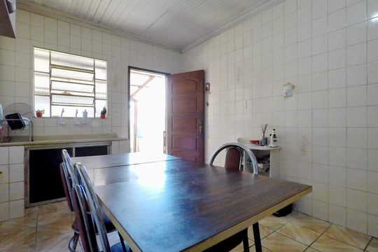 Cozinha de casa à venda com 4 quartos, 120m² em Rio Pequeno, São Paulo