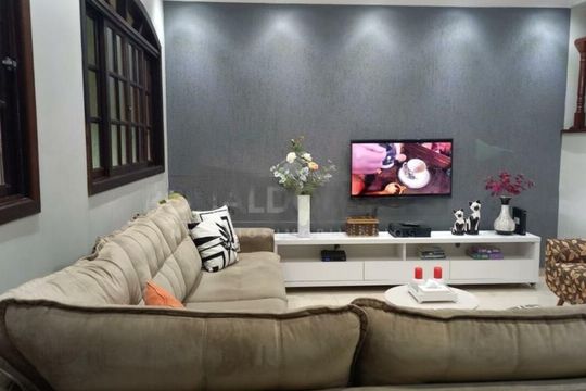 Casa à venda com 3 quartos, 150m² em Conjunto Residencial Salvador Tolezani, São Paulo