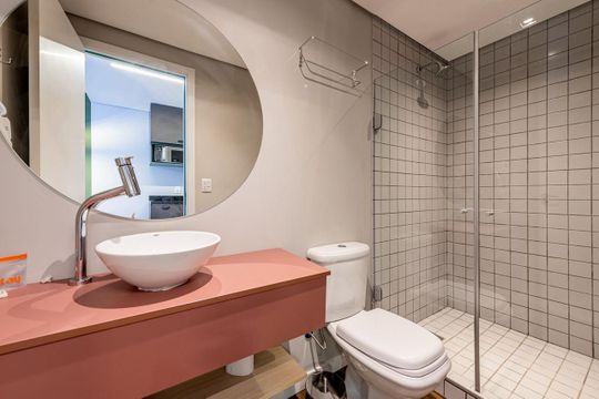 Banheiro de apartamento à venda com 1 quarto, 25m² em Centro Histórico, Porto Alegre