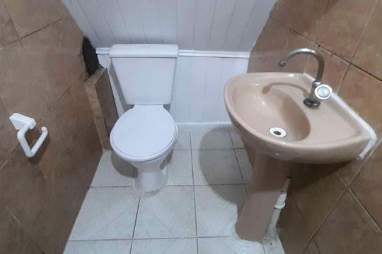 Banheiro Social de casa para alugar com 2 quartos, 128m² em Padroeira, Osasco