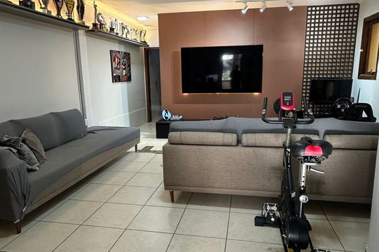 Sala de apartamento à venda com 2 quartos, 100m² em Petrópolis, Porto Alegre