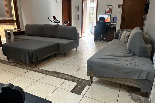 Sala de apartamento à venda com 2 quartos, 100m² em Petrópolis, Porto Alegre