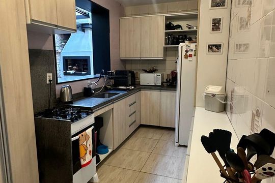 Cozinha de apartamento à venda com 2 quartos, 100m² em Petrópolis, Porto Alegre