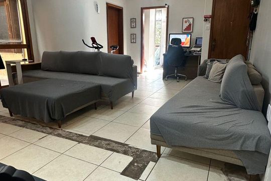 Sala de apartamento à venda com 2 quartos, 100m² em Petrópolis, Porto Alegre