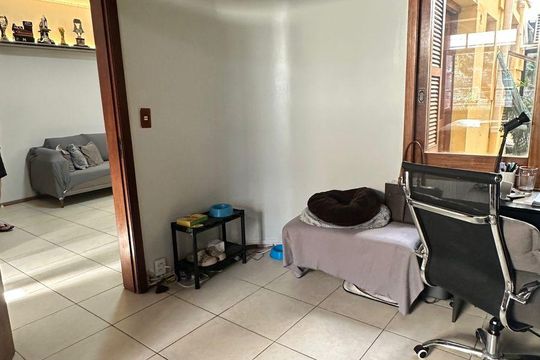 Quarto de apartamento à venda com 2 quartos, 100m² em Petrópolis, Porto Alegre