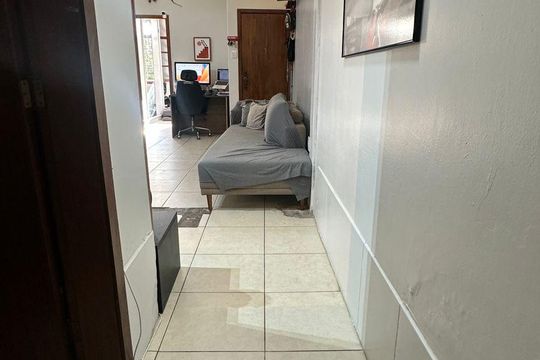Corredor de apartamento à venda com 2 quartos, 100m² em Petrópolis, Porto Alegre